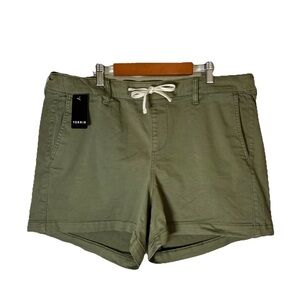 Torrid Shorts Womens 1 US 1X Green Pull On Weekend 3.5” Twill Cargo Olive Green